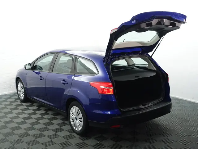 Ford Focus Wagon 1.0 Titanium- 2018 Benzine 26