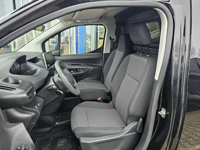 Peugeot e-Partner 136 L1 50 kWh 2023 Elektrisch 12