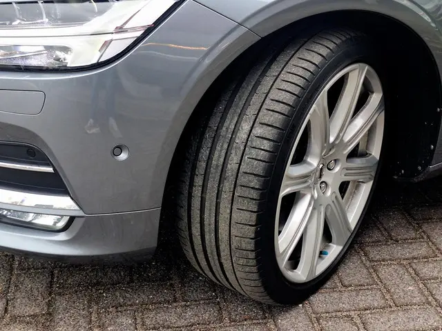 Volvo S90 2.0 T5 Inscription 2017 Benzine 23