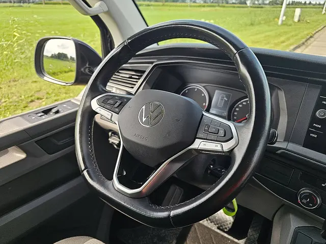 Volkswagen Transporter 2.0 TDI 2021 Diesel 11