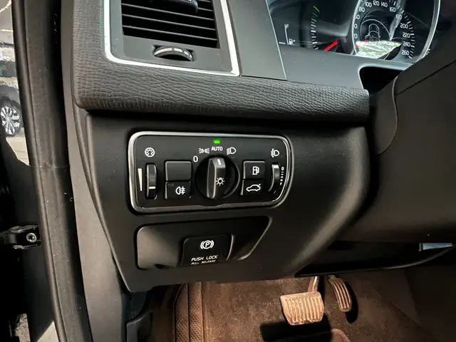 Volvo XC60 2.0 T5 FWD Kinetic TREKHAAK 2015 Benzine 15