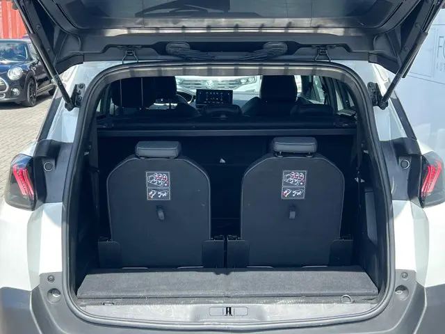 Peugeot 5008 1.2 PureTech Allure 2024 Benzine 7