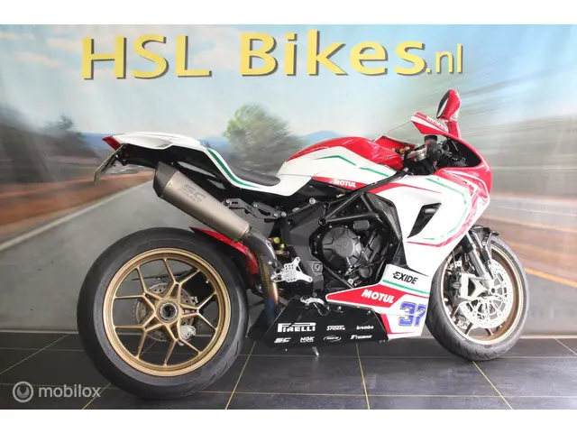 MV Agusta F3 800 EAS RC edition 2015 Benzine 11