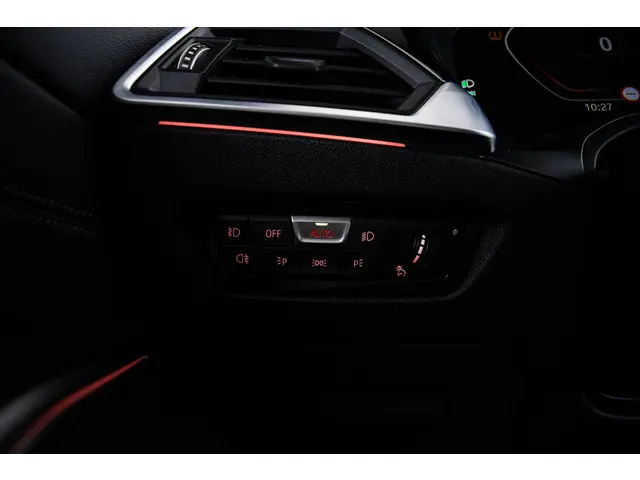 BMW 3 Serie Touring 330i Executive Edition 2020 Benzine 28