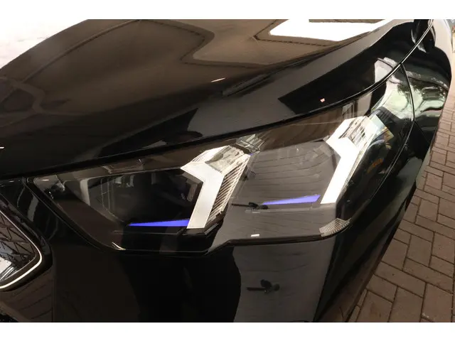 BMW iX2 eDrive20 2024 Elektrisch 9