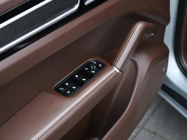 Porsche Cayenne 3.0 E-Hybrid 2022 Hybride Benzine 22