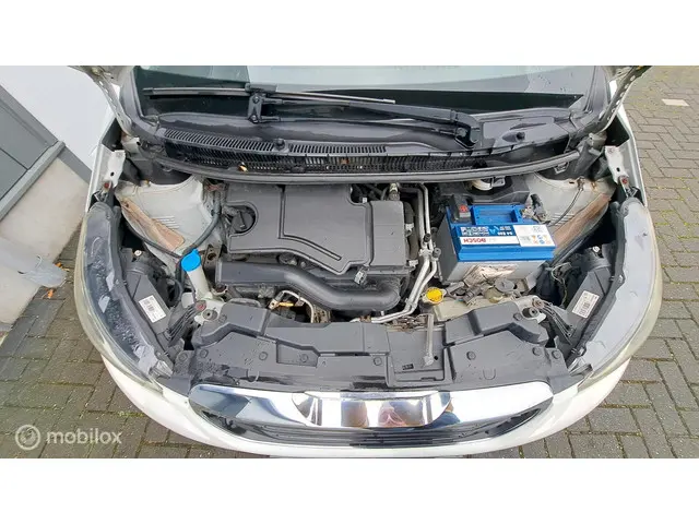 Peugeot 108 1.0 e-VTi Active 2015 Benzine 9