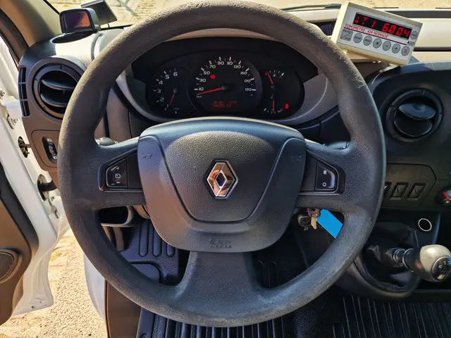 Renault Master T35 2.3 dCi L1H2 2015 Diesel 27