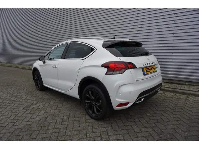 DS DS 4 CROSSBACK 1.2 PureTech So Chic 2015 Benzine 3