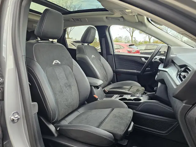 Ford Kuga 2.5 FHEV Active X 2024 Hybride Benzine 9