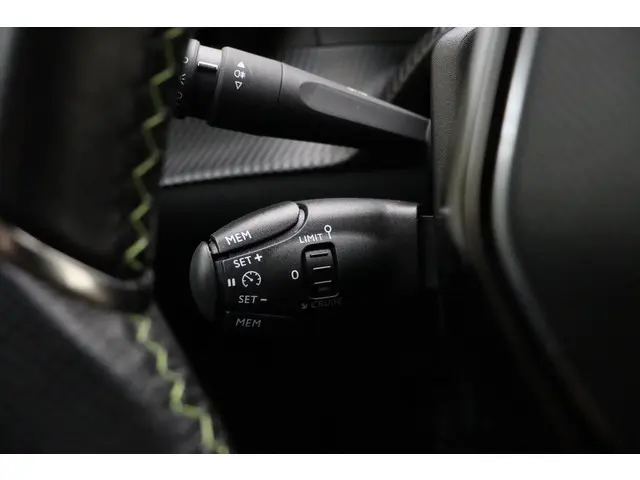 Peugeot 208 1.2 PureTech GT-Line 2020 Benzine 28