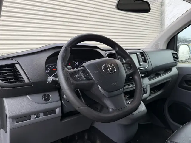 Toyota ProAce Worker 2.0 D-4D Professional 2018 Diesel 3