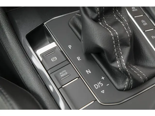 Volkswagen Tiguan 1.5 TSI R-Line Highline 2021 Benzine 27