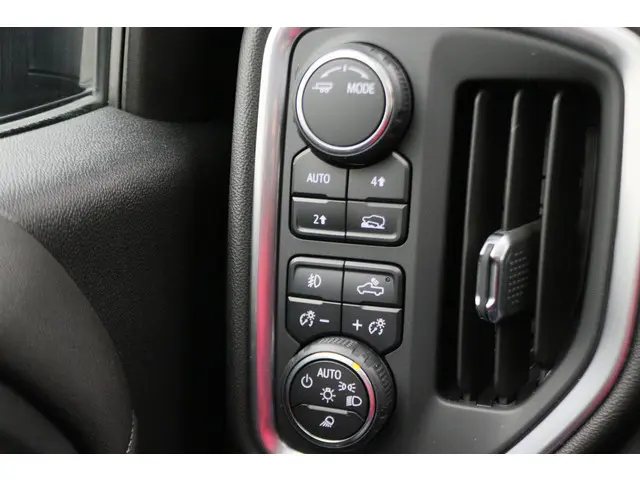 Chevrolet Silverado CREW CAB 5.3L V8 2021 LPG/Gas 39