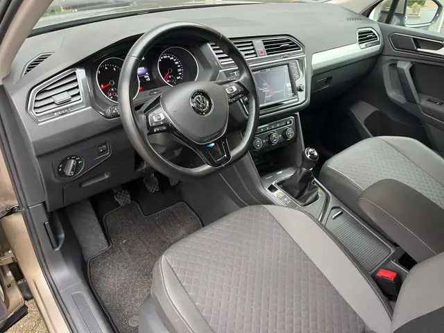 Volkswagen Tiguan 1.4 TSI Connected Series 2017 Benzine 8