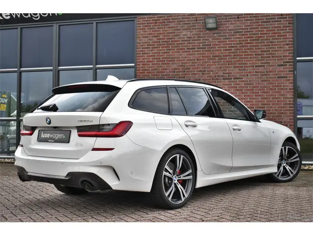 BMW 3 Serie Touring 330e M-Sport 2020 Hybride Benzine 45