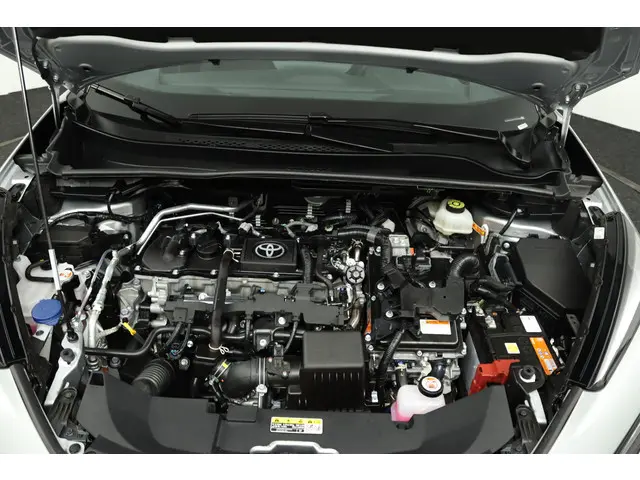 Toyota C-HR 1.8 Hybrid 140 Dynamic 2024 Hybride Benzine 31