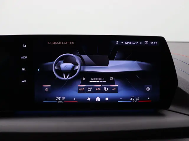 BMW 1 Serie 120 2025 Benzine 19