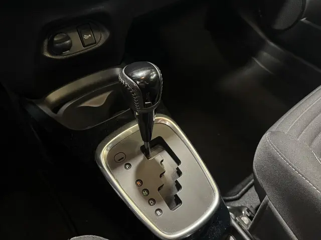 Toyota Yaris 1.5 Hybrid Bi-Tone 2018 Hybride Benzine 16