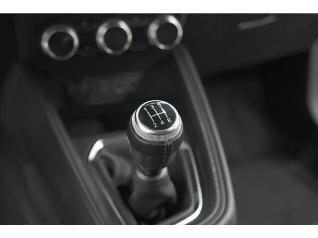 Renault Clio TCe 100 Intens 2020 Benzine 36