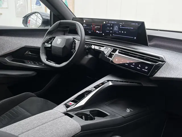 Peugeot 3008 Hybrid 136 GT 2024 Hybride Benzine 21