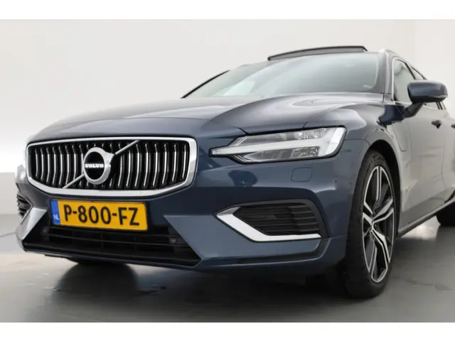 Volvo V60 2.0 T8 Inscription 2022 Hybride Benzine 34