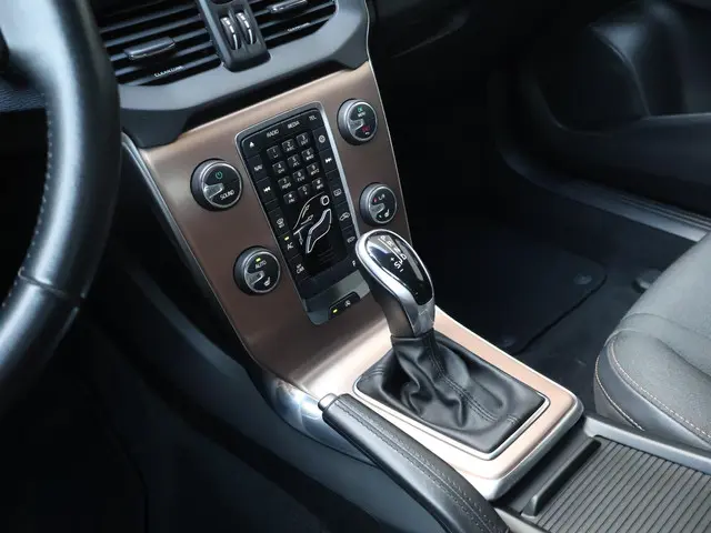 Volvo V40 Cross Country T3 Nordic+ 2017 Benzine 19