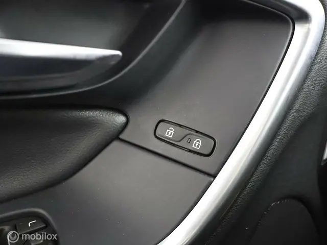 Volvo V60 1.5 T2 Polar+| Leer| Trekhaak 2018 Benzine 37