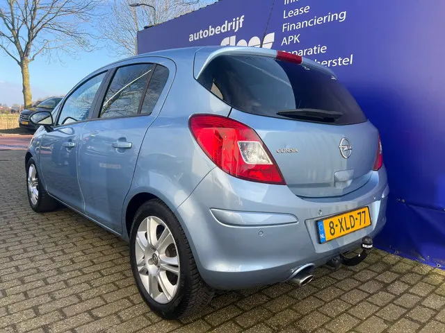 Opel Corsa 1.2-16V BlitZ 2014 Benzine 2