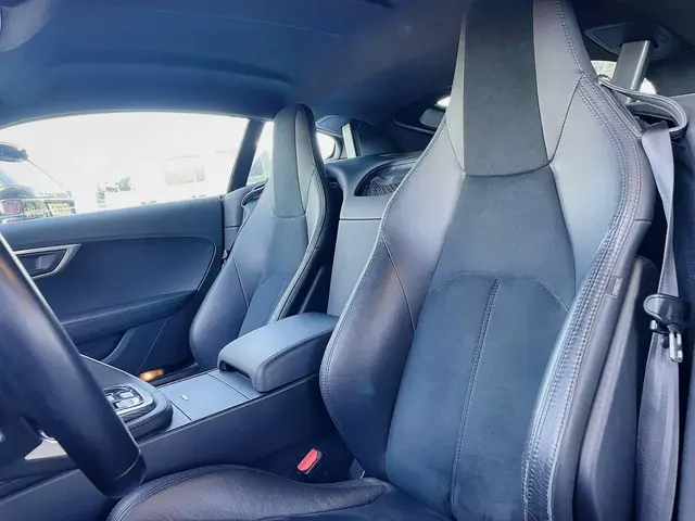 Jaguar F-Type 2