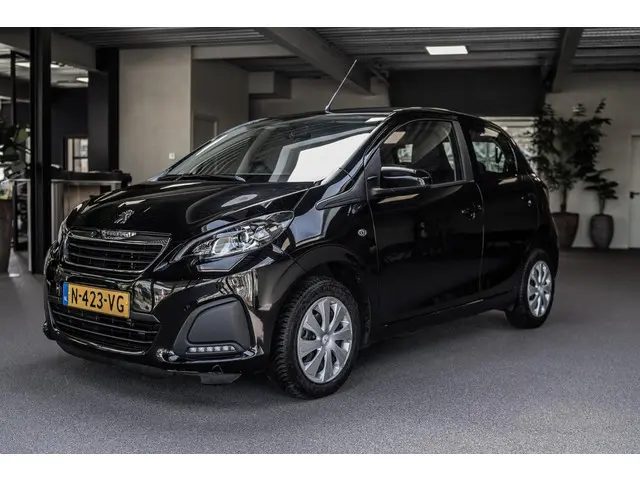 Peugeot 108 1.0 e-VTi Active 2022 Benzine 4