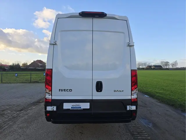 Iveco Daily 35S16V 2.3 410 H2 2023 Diesel 5