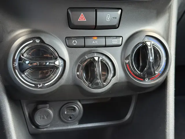 Peugeot 2008 1.2 PureTech Blue Lion 2018 Benzine 24