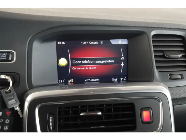 Volvo V60 2.0 T4 R-Design 2018 Benzine 28