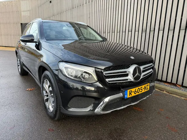 Mercedes-Benz GLC 250 d 4MATIC Prestige 2016 Diesel 33