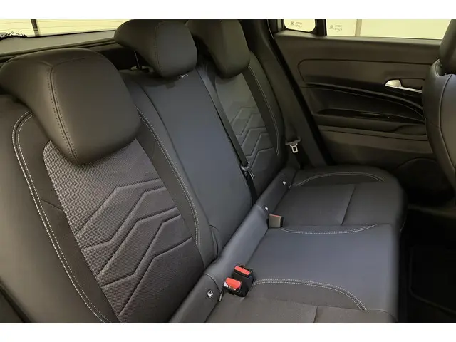 Jeep Avenger Summit 54 kWh 2025 Elektrisch 15