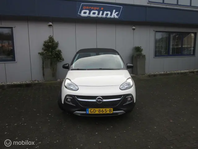 Opel ADAM 1.0 Turbo Rocks Favourite 2015 Benzine 3