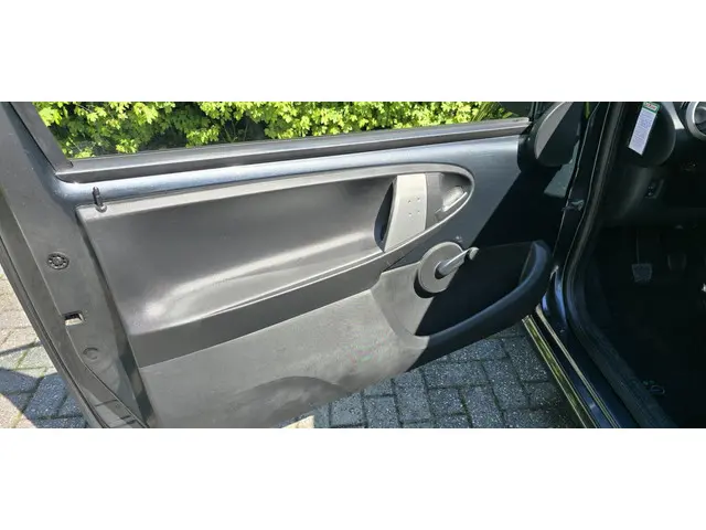 Peugeot 107 1.0 Access Accent 2012 Benzine 10