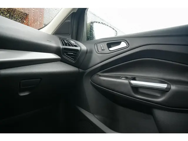 Ford Kuga Ford Kuga 2014 Benzine 22