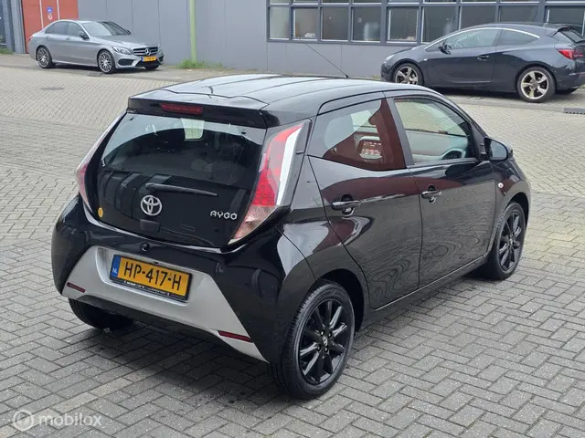 Toyota Aygo 1.0 VVT-i x-play✅️Apk✅️Airco✅️ 2015 Benzine 4