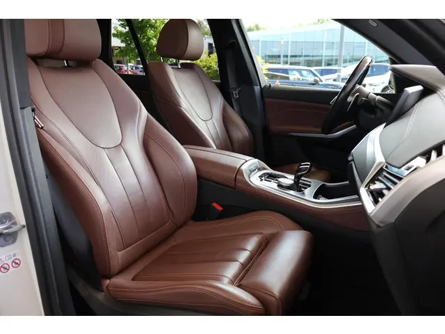 BMW X5 xDrive45e High Executive 2022 Hybride Benzine 7