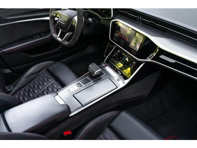 Audi RS6 A6 Avant TFSI quattro 2020 Benzine 64