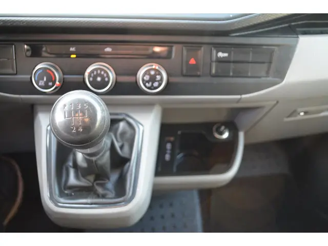 Volkswagen Transporter 2.0 TDI L1H1 2021 Diesel 16