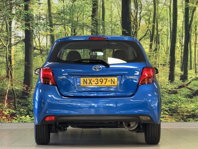 Toyota Yaris 1.0 VVT-i Style 2015 Benzine 6