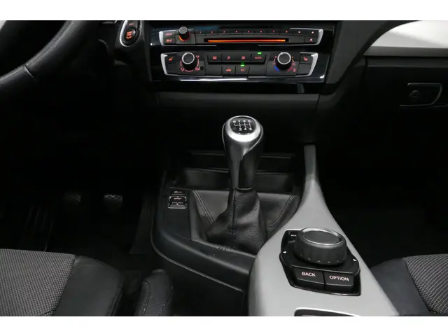 BMW 2 Serie Cabrio 218i Essential 2015 Benzine 25