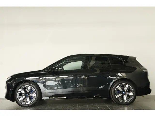 BMW iX xDrive50 Sport SKY 112 kWh 2023 Elektrisch 37