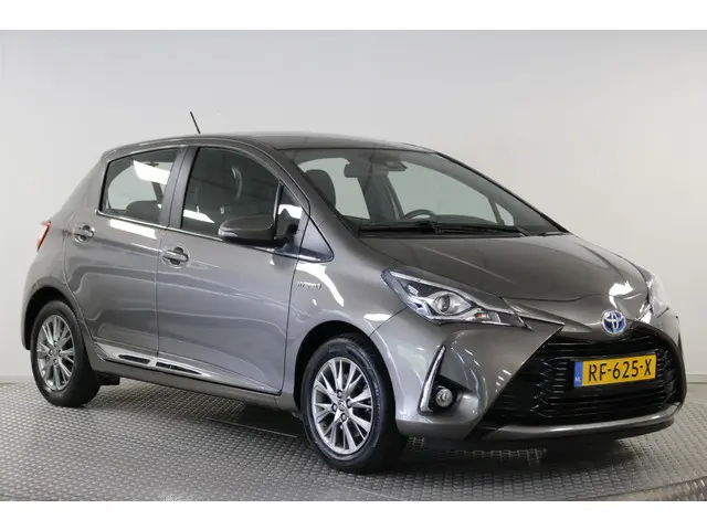Toyota Yaris 1.5 Hybrid Executive 2017 Hybride Benzine 16