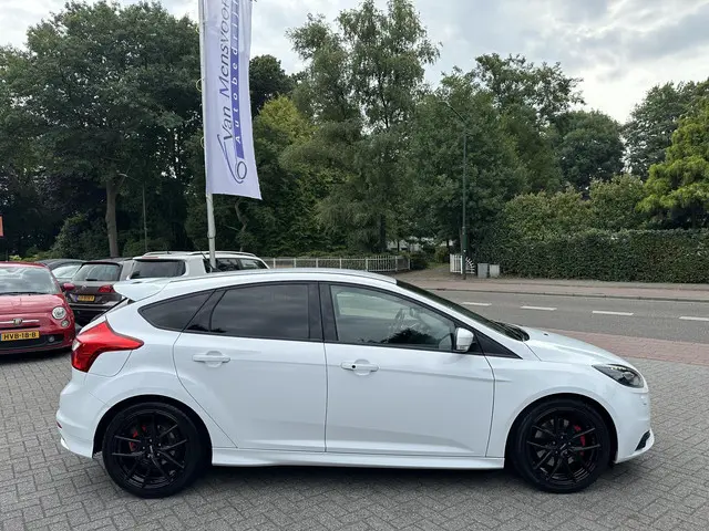 Ford Focus 2.0 EcoBoost 250PK ST-3 2014 Benzine 5