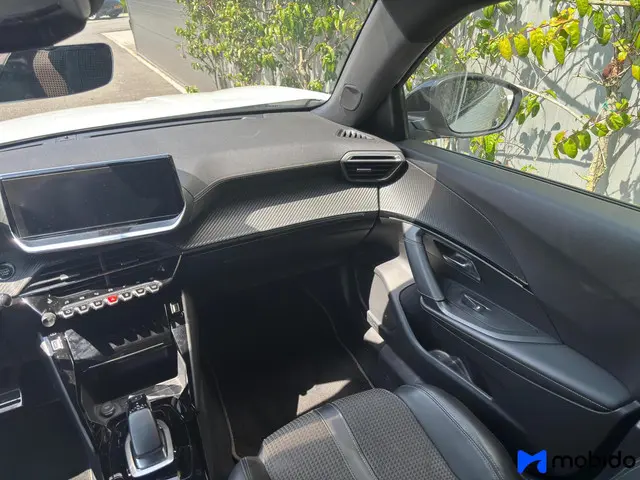 Peugeot e-2008 EV GT Pack 50 kWh 2020 Elektrisch 9