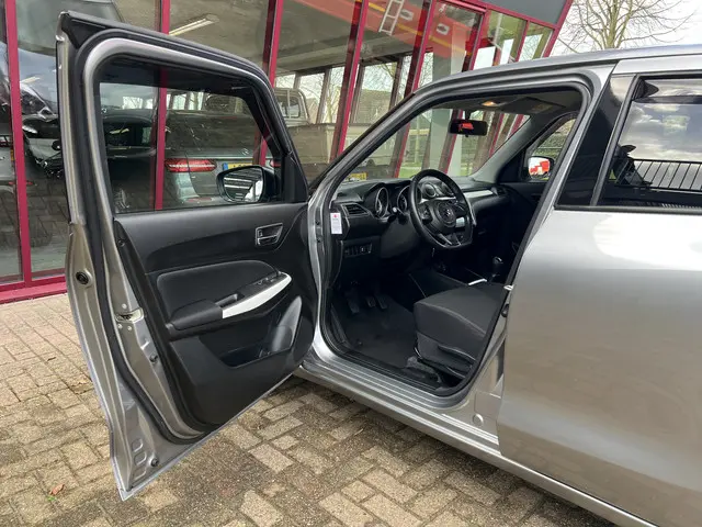 Suzuki Swift 1.2 Select 2017 Benzine 9